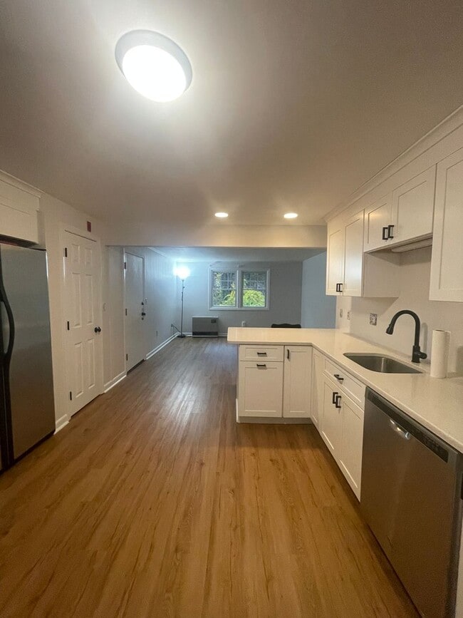 Photo - Downtown Kittery- close to the Shipyard