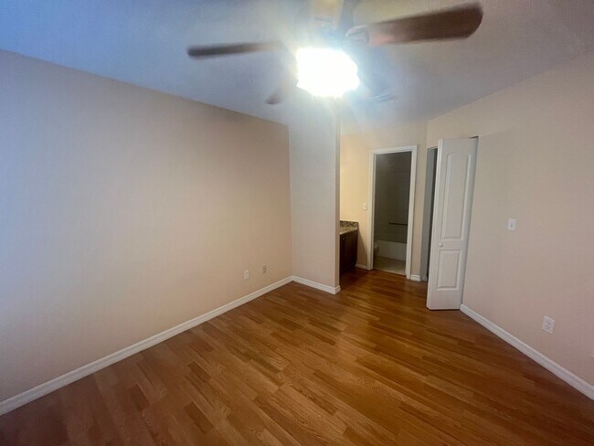 Photo - 2597 Grassy Point Dr