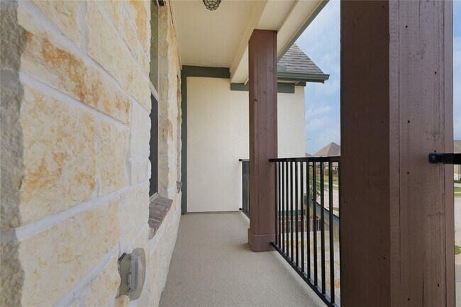 Photo - 6026 Lake Bridge Ln