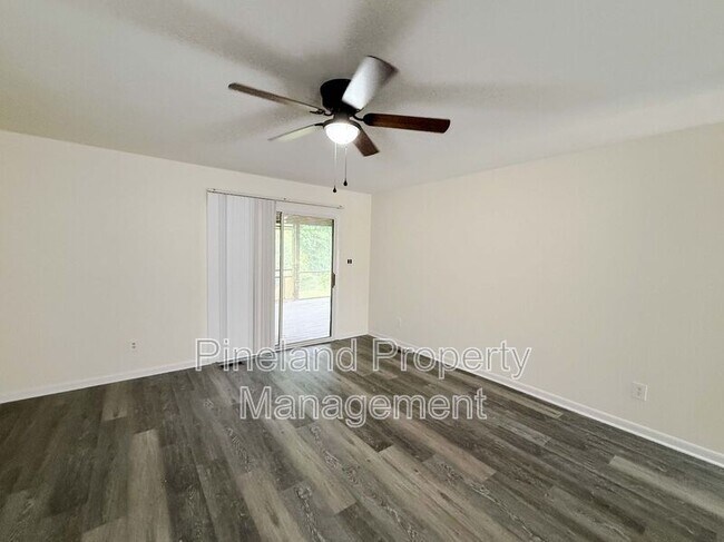 Photo - 518 Suffolk Ct