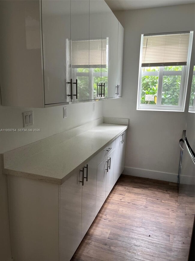 Photo - 321 SW 9th Ave Unit 03