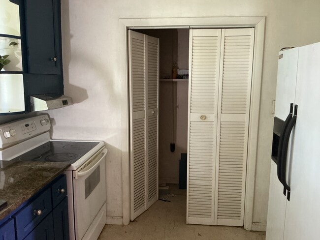 Photo - 74 18th Ave NW