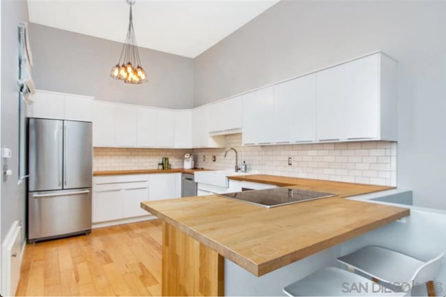 Photo - Live in the Heart of Little Italy! 2BD/2BA Modern Condo! Unidad 25