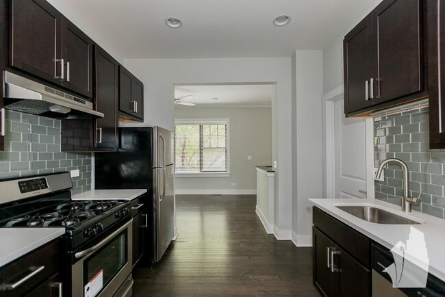 Photo - 1952 W Nelson St Unit 1w