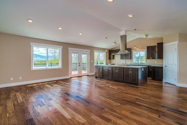 Photo - 7140 Buckhorn Ln