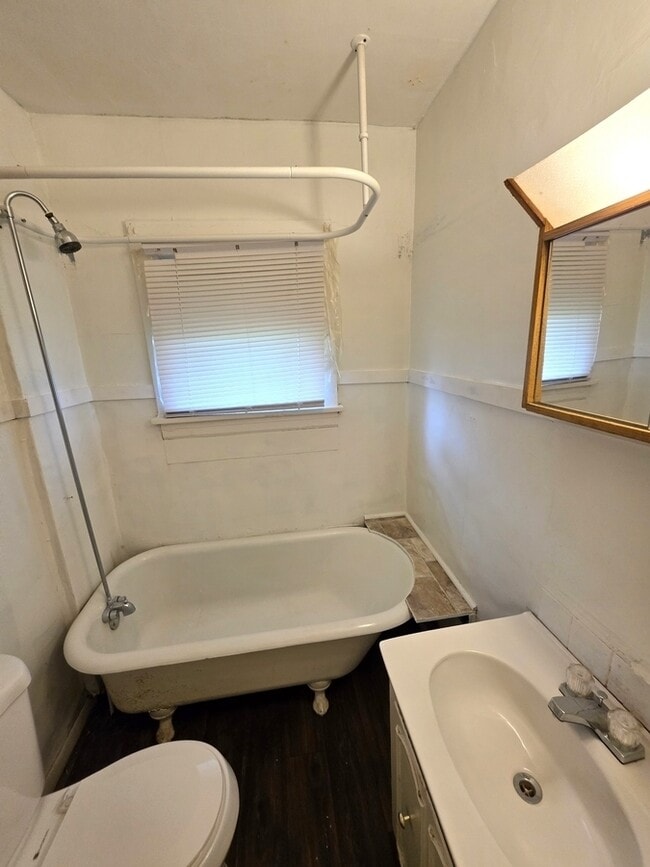 Photo - 751 Leonard Ave