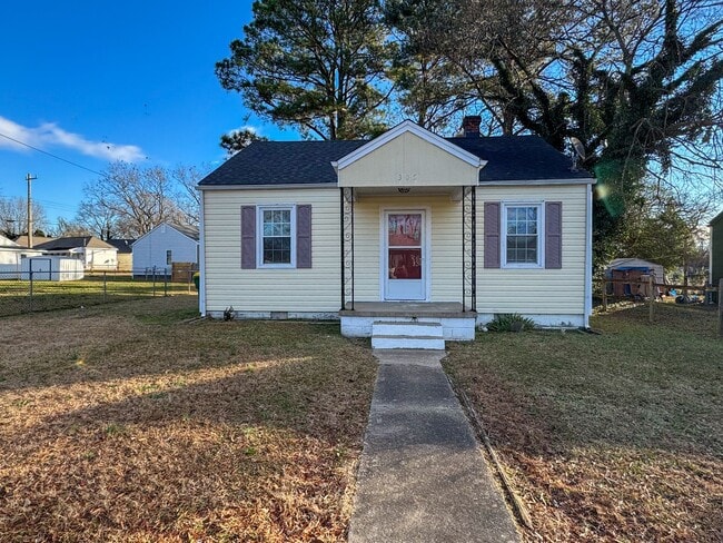 Building Photo - 305 Stonewall Ave