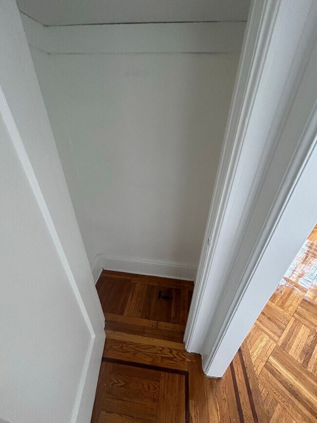 23 Trefoil Manor