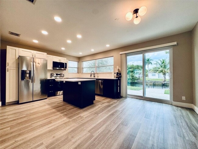 Building Photo - 1871 NW 31st Ave