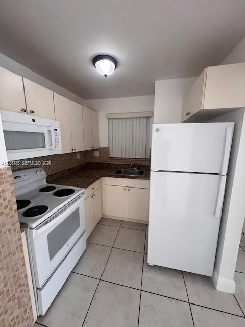 Building Photo - 8870 Fontainebleau Blvd Unit 307