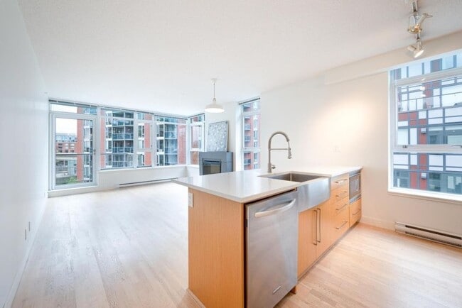 Photo - 1 E 7th Ave Unit 1