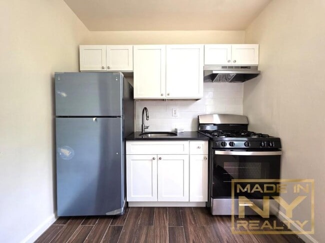 2 bedroom in BAYSIDE NY 11361 - 2 bedroom in BAYSIDE NY 11361 Condo Unit B
