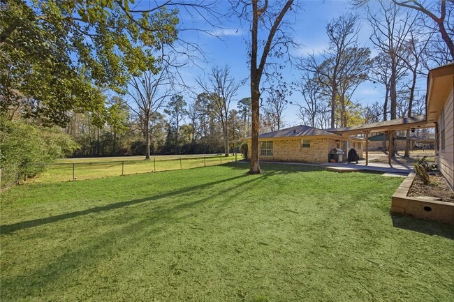 Building Photo - 10505 Champion Village Dr