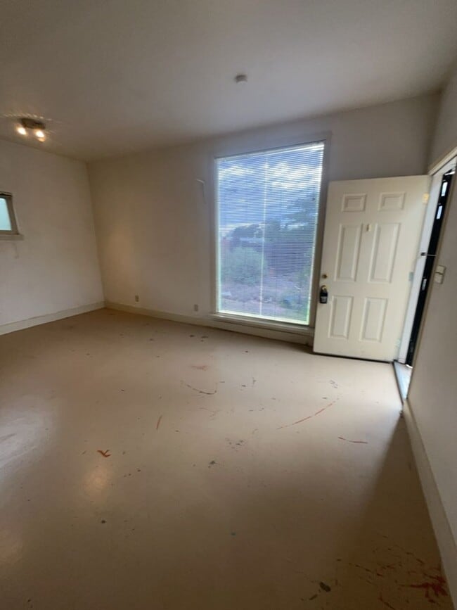 Photo - 1313 Girard Blvd SE
