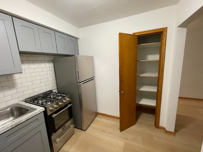 Photo - 616 Ivy Ave E Unidad 3