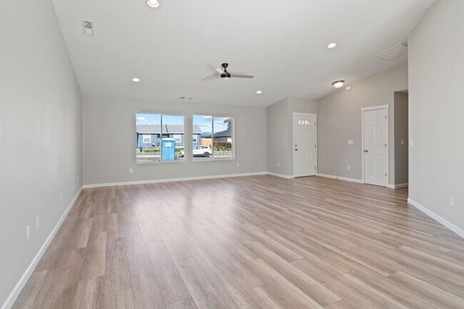 Photo - 1004 Brandon Way