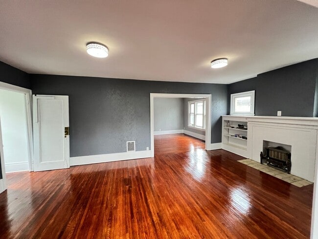 Photo - 313 Lasalle Ave