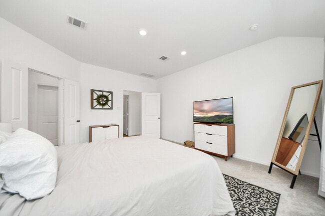 Photo - Immediate Move-In Ready 3-Bedroom Home in Rosharon. Comfort, Space & Easy Living