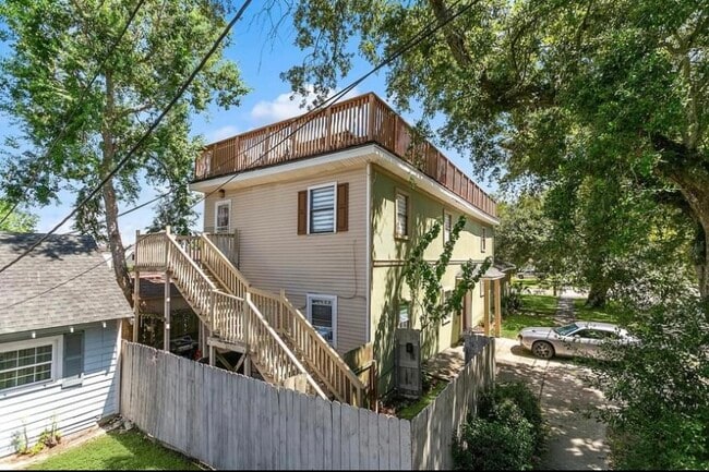 Photo - 2135 Mirabeau Ave