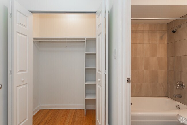 Photo - 6211 N Kenmore