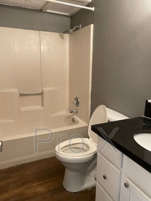 Photo - 1015 S St Louis Ave