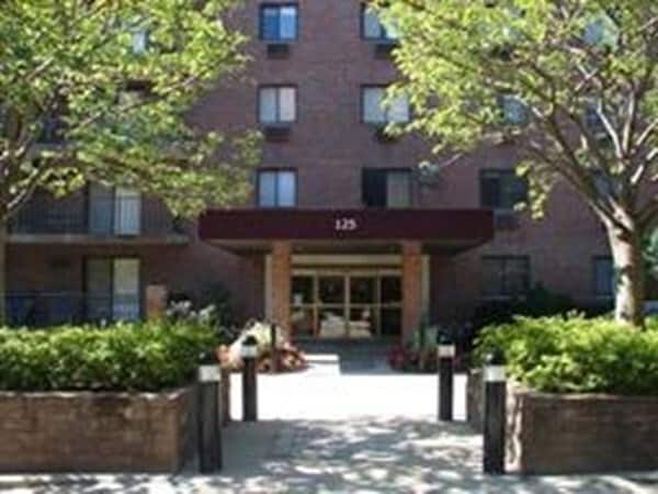 Building Photo - 125 Pleasant St Unit 608