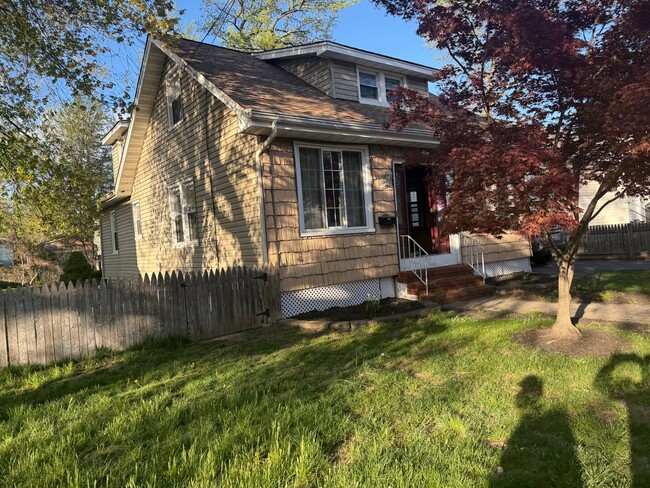 Photo - 331 W Englewood Ave Unit 1