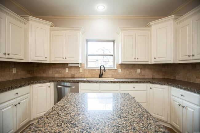 Photo - 2601 Sweetgrass-