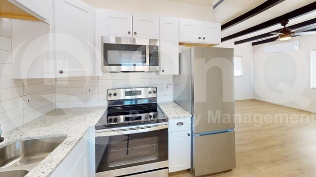 Photo - 2234 N Catalina Ave