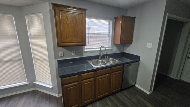 Photo - 6909 Club Creek Dr