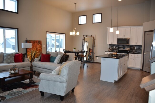 Photo - 3-bedroom, 3-bathroom West Fargo Single-Family Home w/ 3 Stall Garage