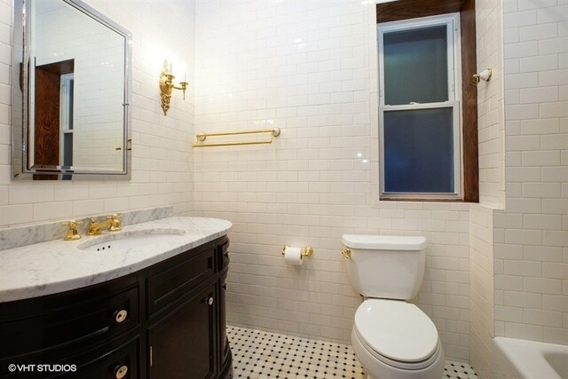 Photo - 2327 N Southport Ave Unit 2