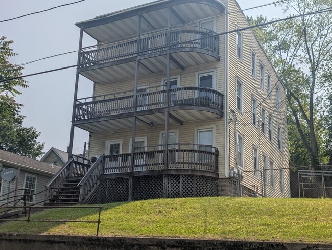 Building Photo - 83 Lounsbury Ave Unit 2 Rental