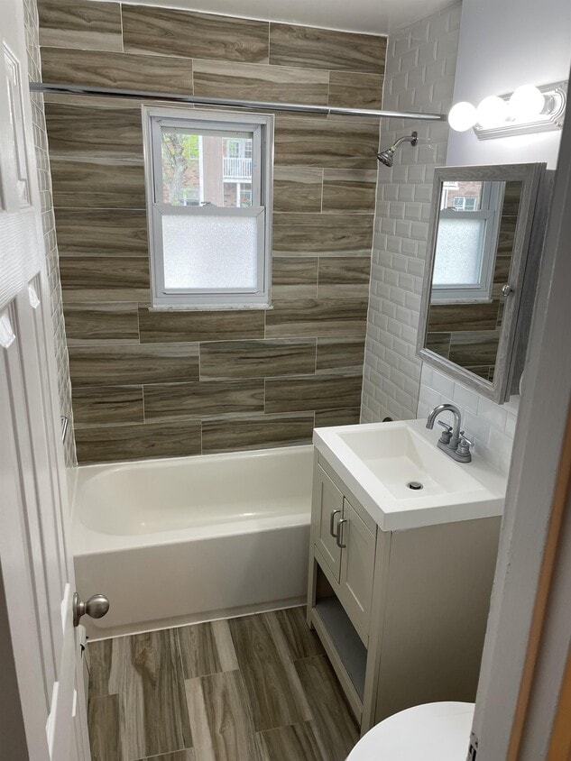 Photo - 9A Hemlock Dr (Bay Shore, NY)