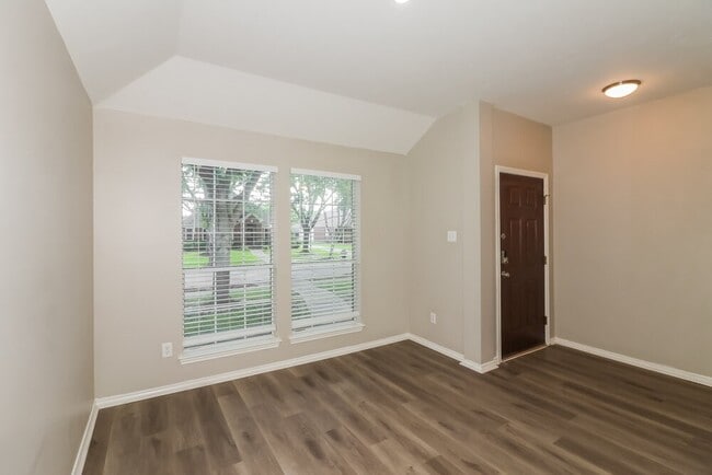 Photo - 1427 Waterside Village Drive