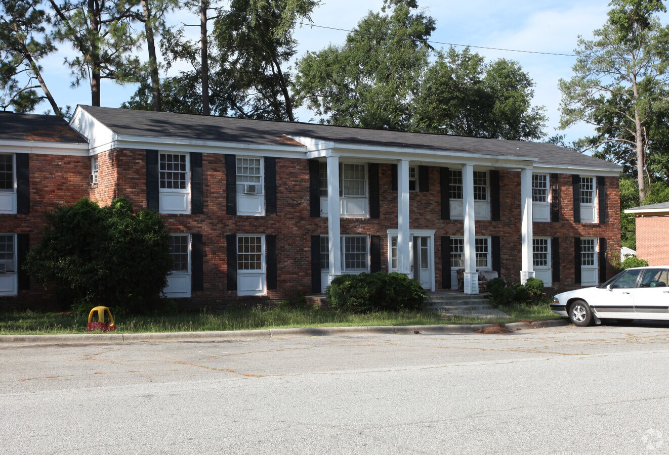 Photo - Westgate Arms Apartments