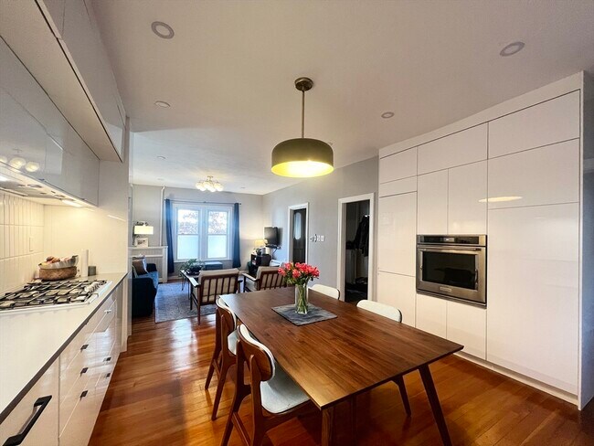 Photo - 118 Brooks St