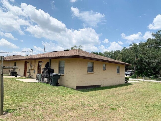 6041 Crafton Dr