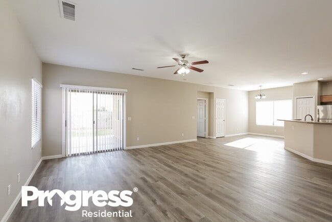 514 W Mountain View Dr