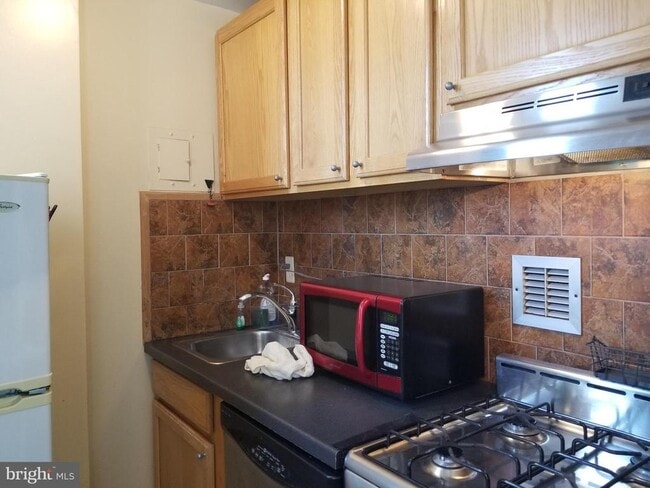 Building Photo - 1021 Arlington Blvd Unit 826