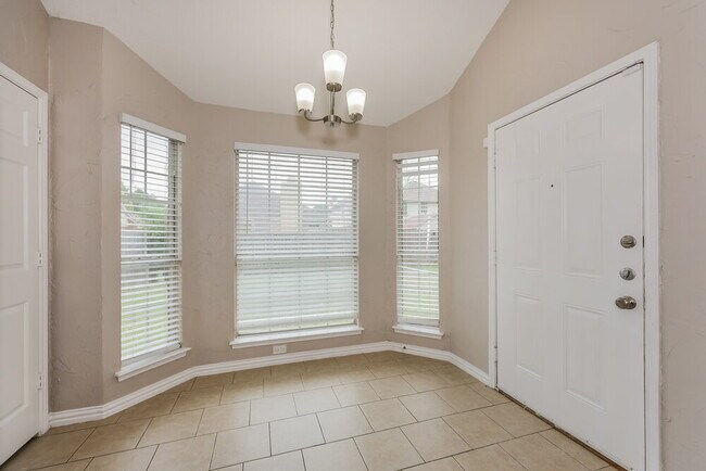 Photo - 2613 Clovermeadow Dr
