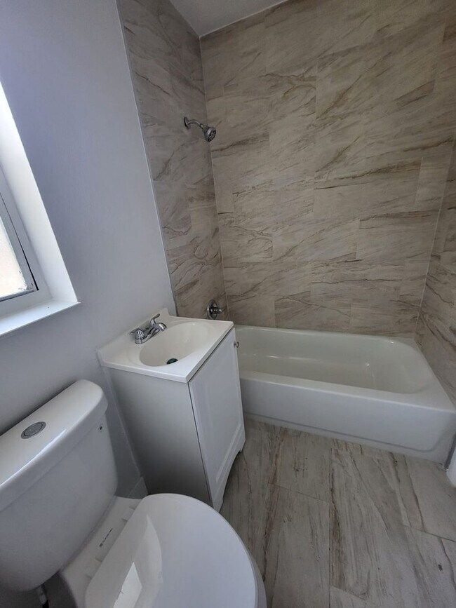 Photo - LC 08:137 SW 5th CT Unit 2