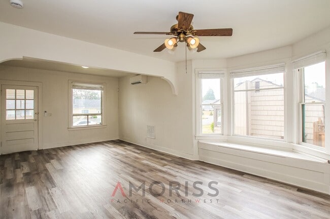 Photo - Cozy 2-Bedroom Home in Tacoma's Eastside — Move-In Ready!