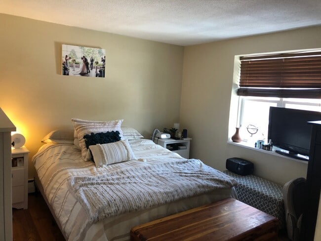 Building Photo - 47 Colborne Rd Unit 5 Rental