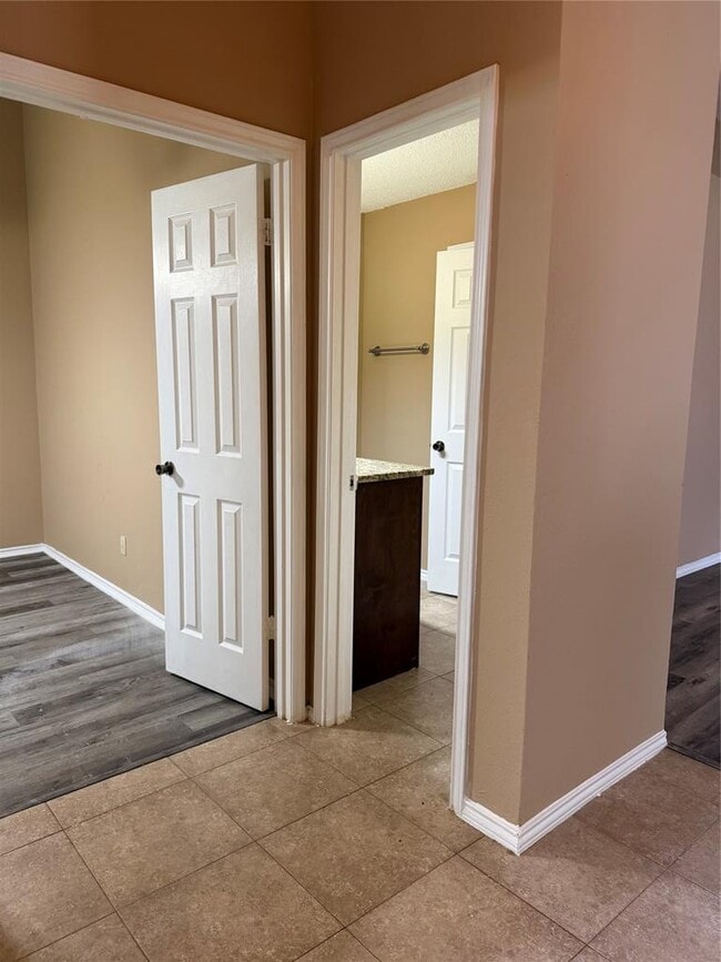 Photo - 6303 Weeks Cove