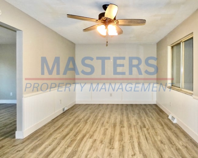 Photo - 2017 Garden Ln