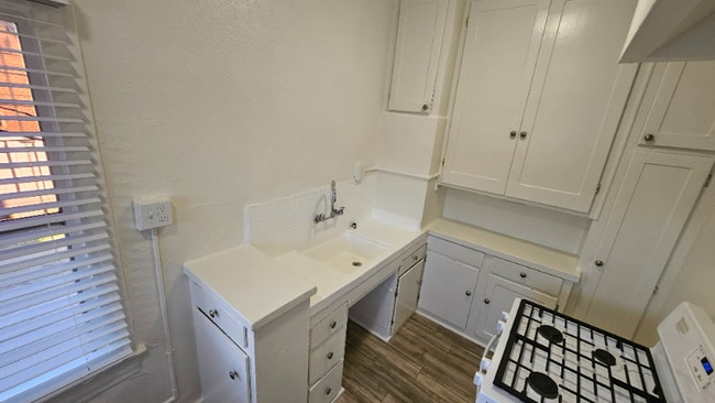 Photo - 4530 Normandie Ave Unidad 207