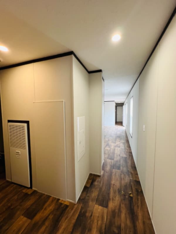 Photo - 9477 Lansdowne Rd