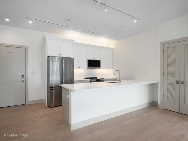 Photo - 3202 N Racine Ave Unit #205