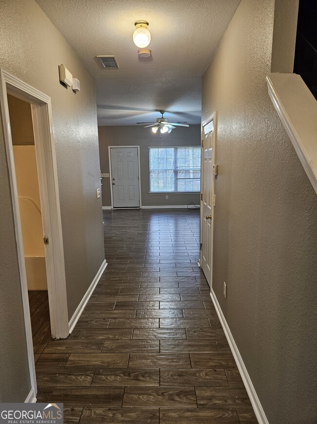 Photo - 180 Brookview Dr